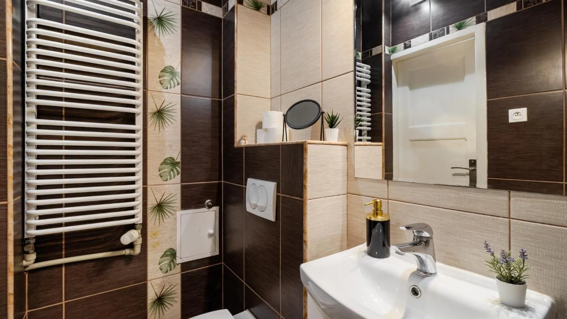 Close-Golden Apartments In Warsaw - Old Town - 4 Bedrooms - Freta
